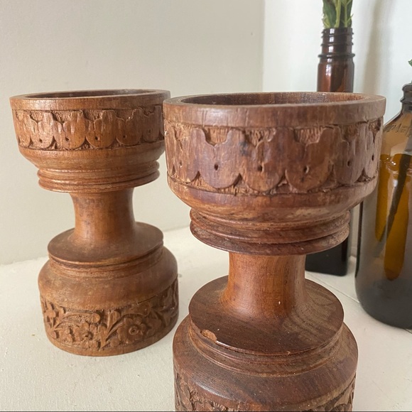 Vintage candle stick holders wood engraved floral - Picture 6 of 7